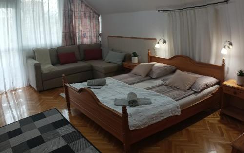 Deluxe Apartment image 10