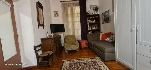 Petro's Antique House