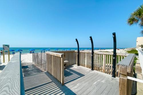 OCEAN HOUSE II 2201 near Bahama Bobs Beach Side Cafe
