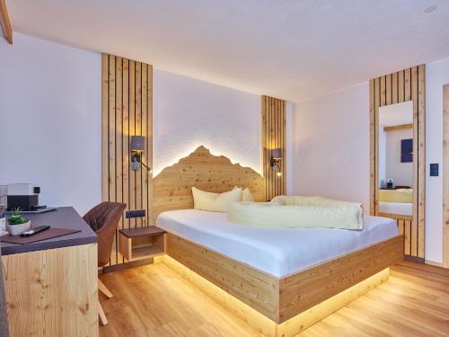 Hotel Alt Vent Tyrol - Tap to explore photos