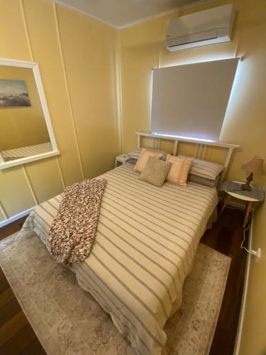 Beach side, air conditioned, 3 bedroom cottage, Urangan (zdjęcie 8)
