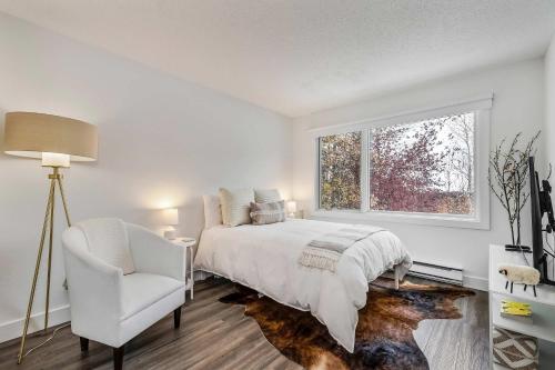 Spacious 3-Bed Condo Near Vail & BC - Tap to explore photos