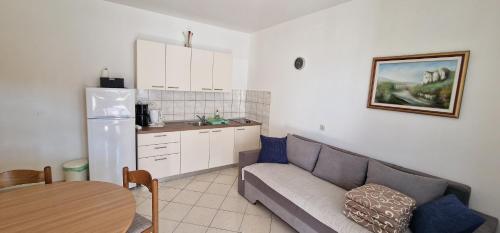 Apartmani Neda in ราบ