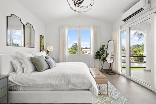 Olive Villa Palmas - Modern Beachfront in Humacao