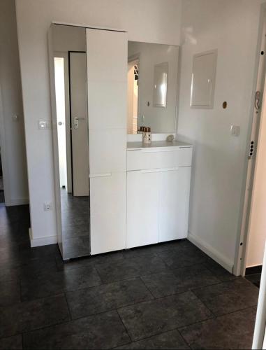 Mira Apartment in Sroki