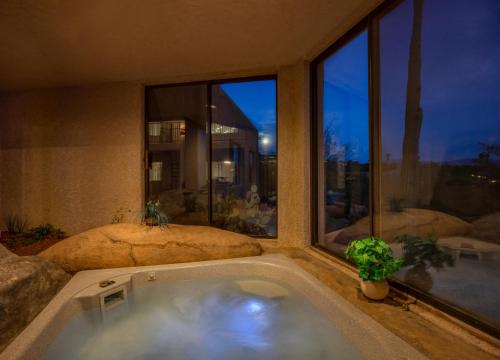 INDOOR Pool , AMAZING Views, Game Room, Gym & more, Tucson (fotografie 5)