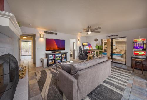 INDOOR Pool , AMAZING Views, Game Room, Gym & more, Tucson (fotografie 9)