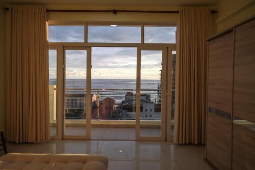Joy holiday inn luxury apartment - image 12