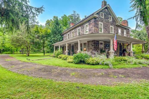 Steps to Delaware Canal: Enchanting Stone Cottage! in Frenchtown (NJ)