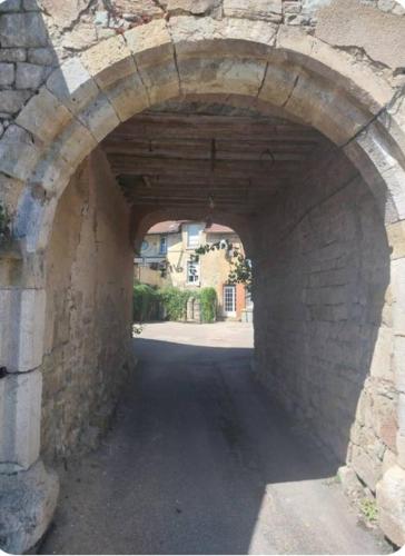 Chez Fred au château de Grozon (Chez Fred au chateau de Grozon) in Grozon