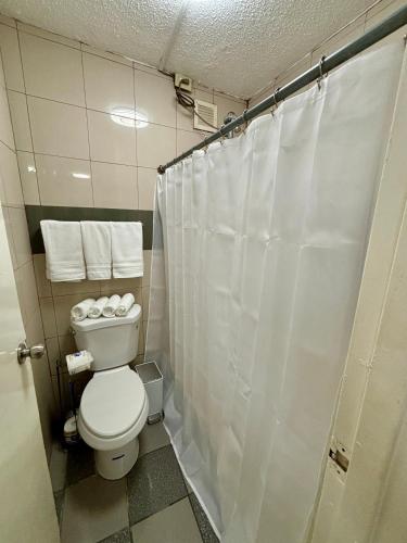 Downtown Isla Verde Luxe Apartment with Pool - image 7