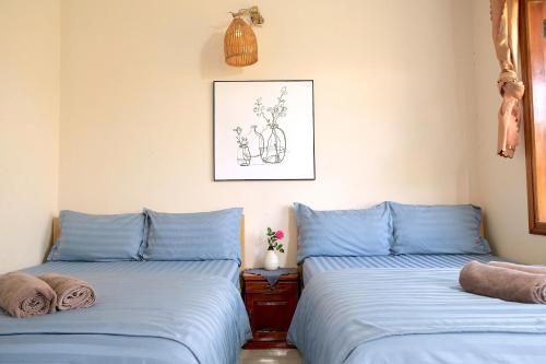2 double beds