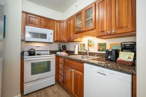 One-Bedroom Ocean Front image 3