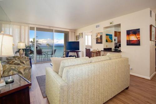 One-Bedroom Ocean Front image 9
