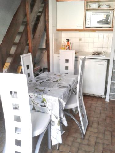 Apartment with one bedroom in Villers sur Mer with enclosed garden 150 m from the beach - image 12