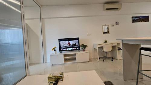 Mercu Summer Suites by Premium Charter - main image