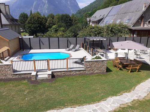 Úszómedence, La Douce Montagne in Allemont