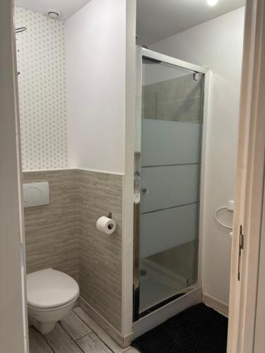 Zuhanyzó, Gîte à la campagne 1 (Gite a la campagne 1) in Cerans Foulletourte