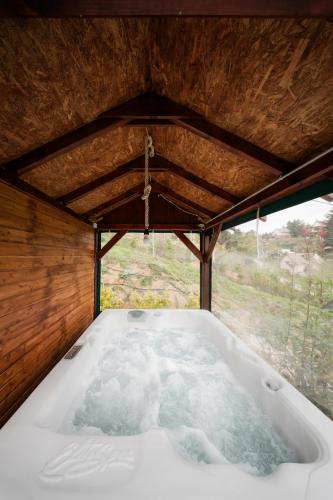Sukorose Jacuzzis Vendégház (Sukorose Jacuzzis Vendeghaz) in Sukoro