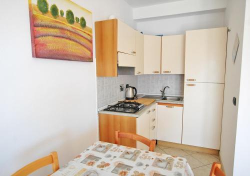 One-Bedroom Apartment image 10