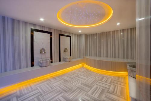 Bulvar Palas Old City - image 8