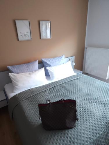 Double Room with Balcony image 9