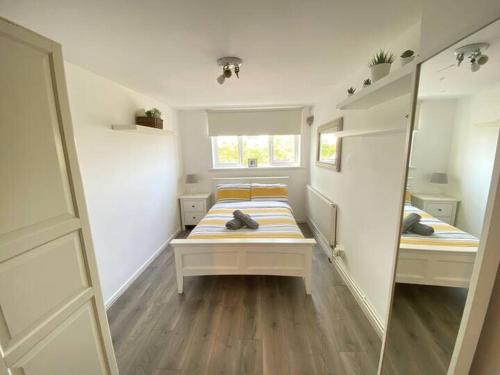 1 BR Apt in Woolwich with Free Parking