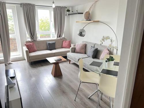 1 BR Apt in Woolwich with Free Parking