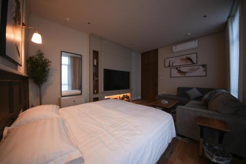 Suite image 8