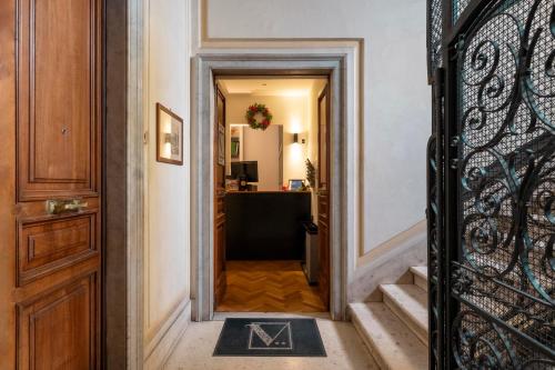 Vanity Hotel Navona - image 8