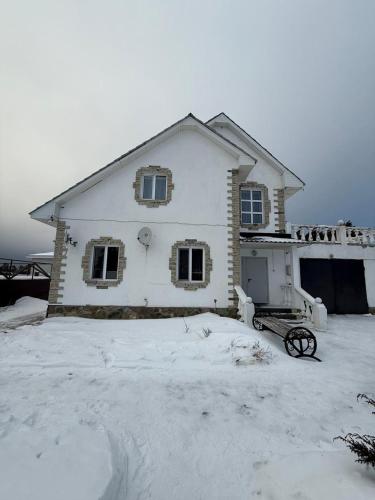 дом в Боровом 3 семьи, Vorobʼyëvka