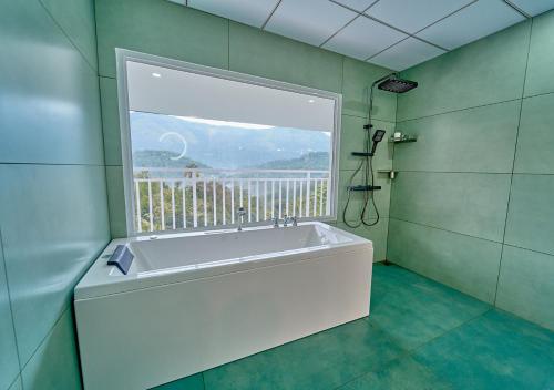 สภาพแวดล้อมโดยรอบ, Ice Mist Munnar by VOYE HOMES in นุลลาตันนี