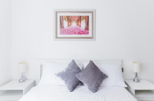 Luxury Hampstead Mews House, Close to City Centre, Londyn