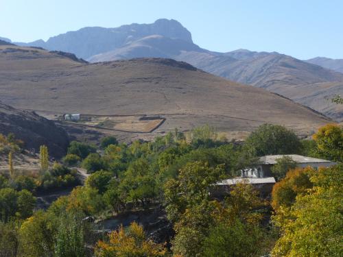 View, Hayat guesthouse nuratau mountain in Forish
