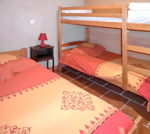 House with 2 bedrooms in Molieres with wonderful lake view furnished garden and WiFi - image 13