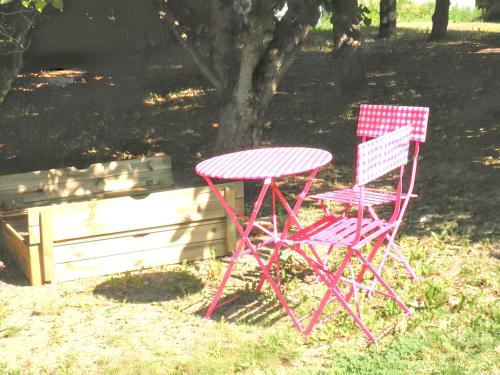 House with 2 bedrooms in Molieres with wonderful lake view furnished garden and WiFi - image 4