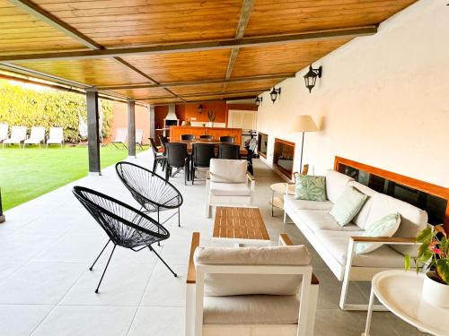 設施, Luxury Banana Haven Villa with pool by CanaryScape in 阿魯卡斯