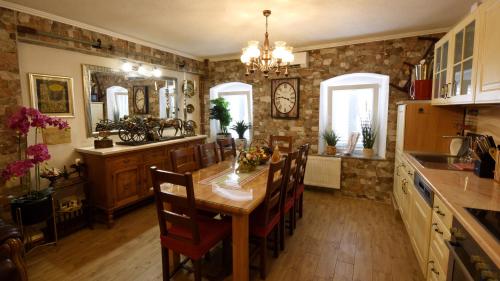 Ruralna kuća za odmor Didovina Sinj (Ruralna kuca za odmor Didovina Sinj) in Brnaze