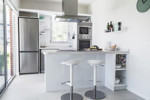 Quiet modern apartment with a large sunny garden! in Castillo de Don Juan