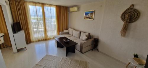 숙소 외관, Guest House Compass in 로제넷츠