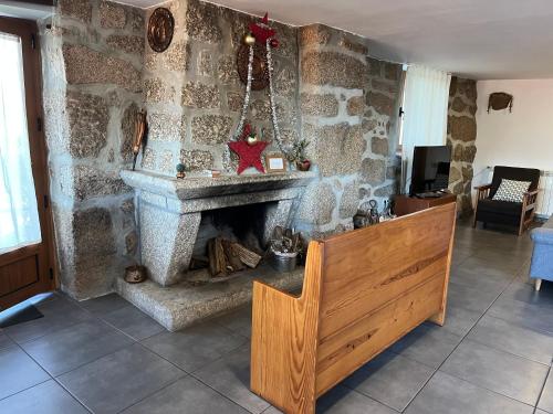 Casa da Lage - Piscina - Vistas rio - Gerês (Casa da Lage - Piscina - Vistas rio - Geres) in เวียร่า โด มินโฮ