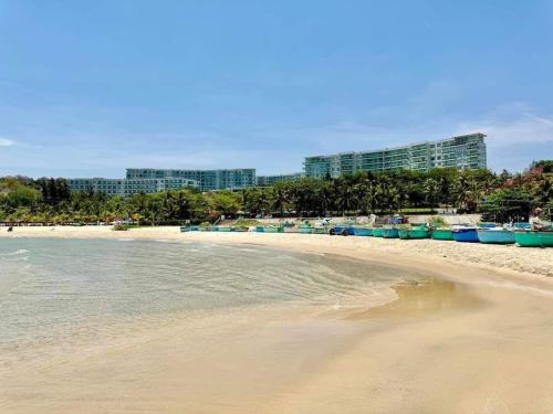 By The Beach Apartment