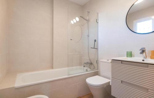 Three-Bedroom Holiday Home  image 3
