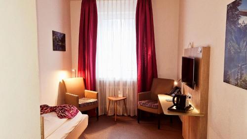 Single Room image 5