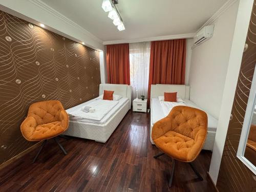 3 twin beds