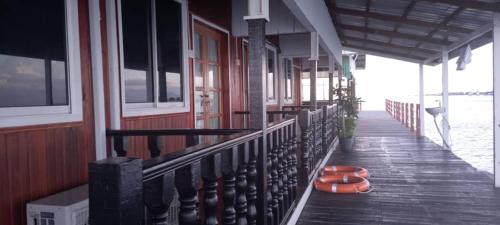 Sea Plus Water Challet near อุทยานทางทะเลตุนซาการัน