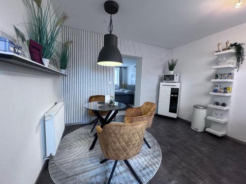 Barrierefrei - 24Std-CHECK-IN kontaktlos - Kingsize Bed - W-LAN - Parkplatz W 3
