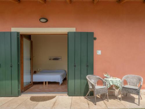 Double or Twin Room with Garden View image 4