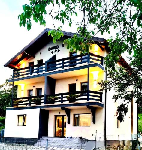 Vila David 2 Comarnic in Komarnika