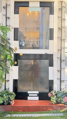 Anwar House - image 2